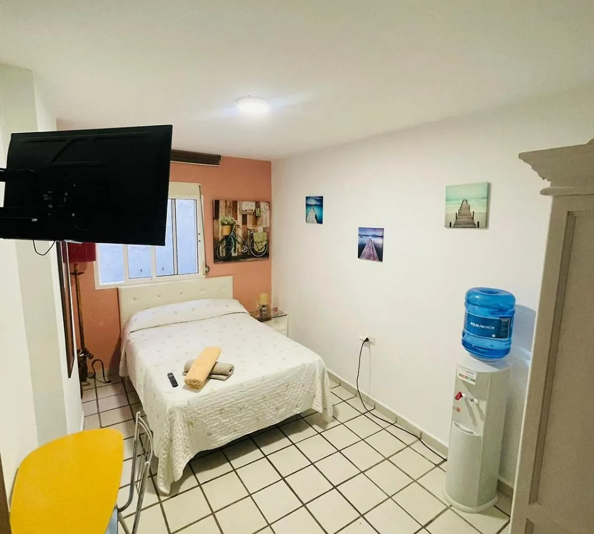 Habitacion Muy Centrica. Granada Homestay
